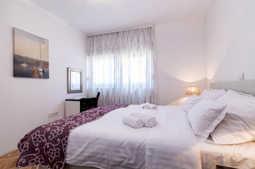 White Residence Accommodation Sukošan 外观 照片