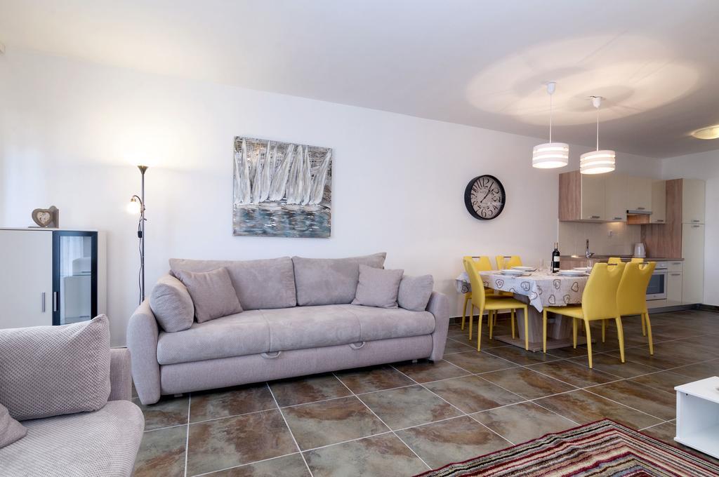 White Residence Accommodation Sukošan 外观 照片