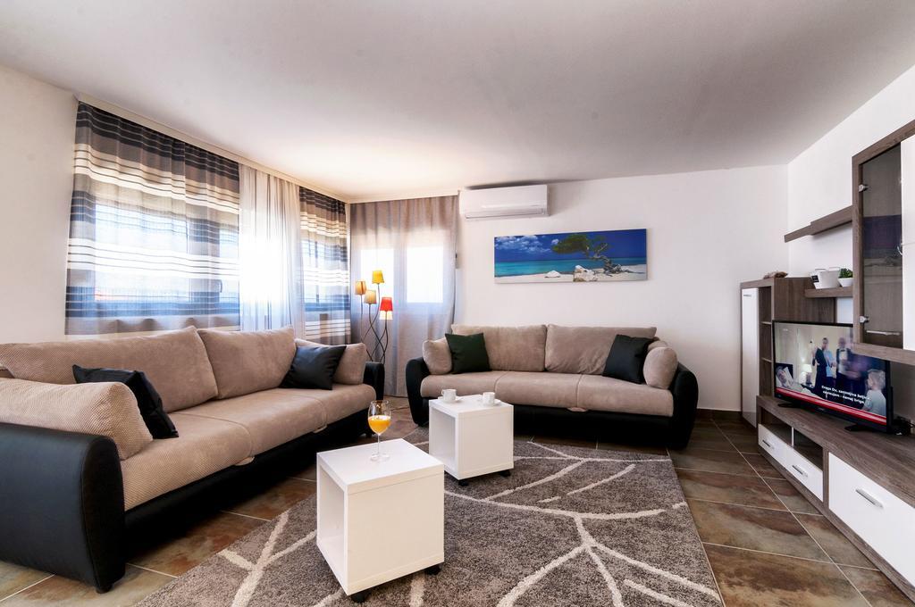 White Residence Accommodation Sukošan 外观 照片