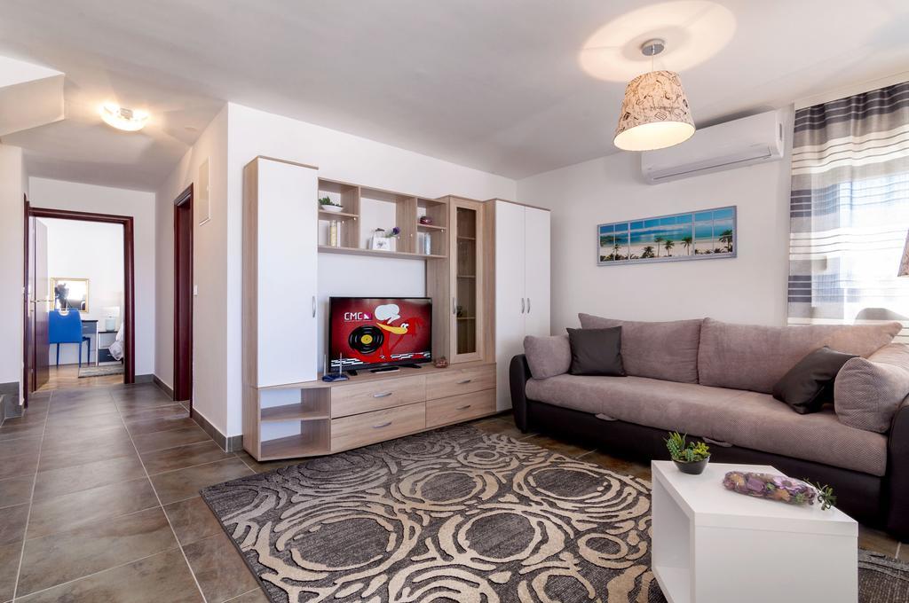 White Residence Accommodation Sukošan 外观 照片