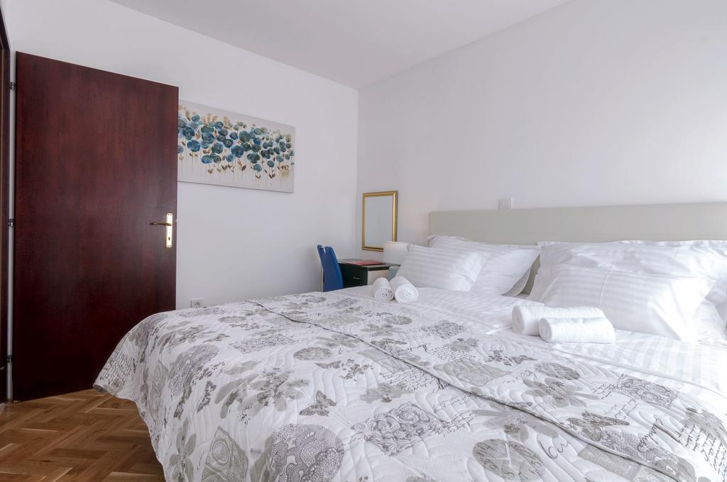 White Residence Accommodation Sukošan 外观 照片