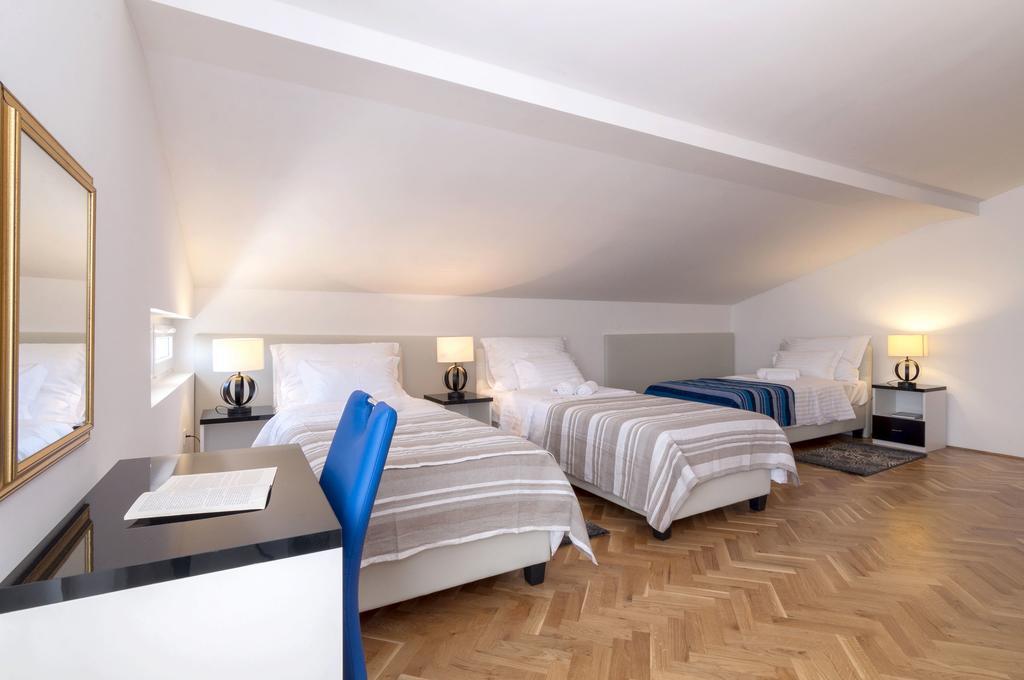 White Residence Accommodation Sukošan 外观 照片
