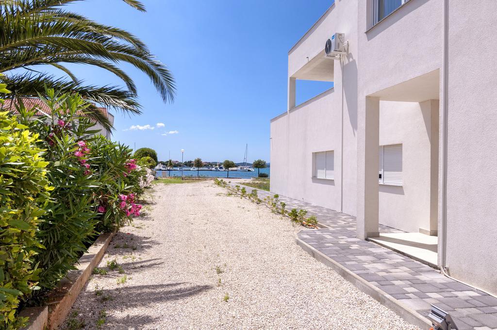 White Residence Accommodation Sukošan 外观 照片